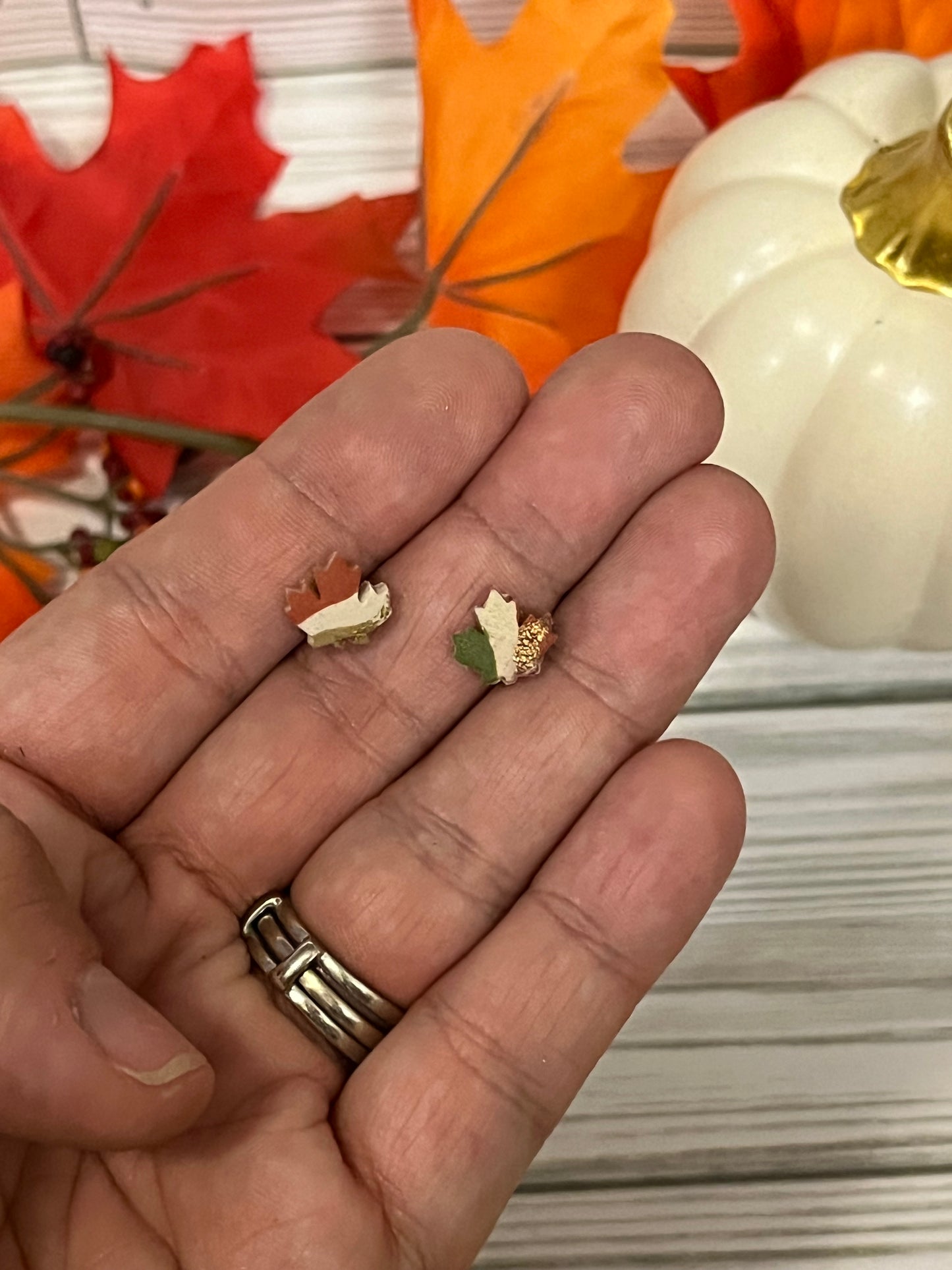 Fall Marble Leaf Stud