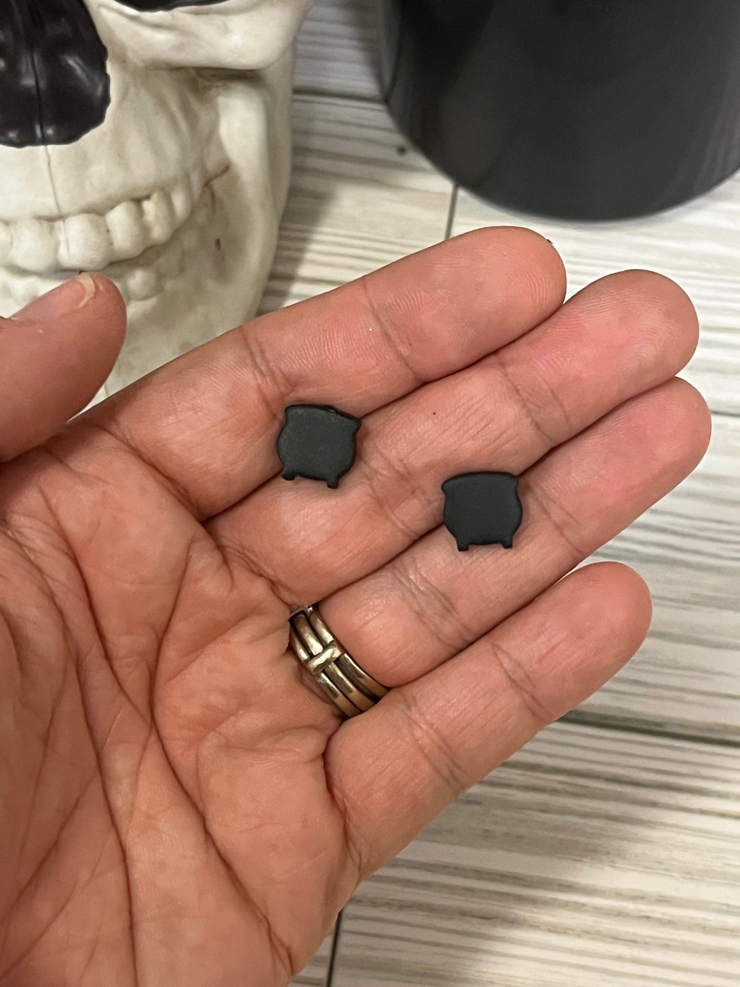 Empty Cauldron Stud
