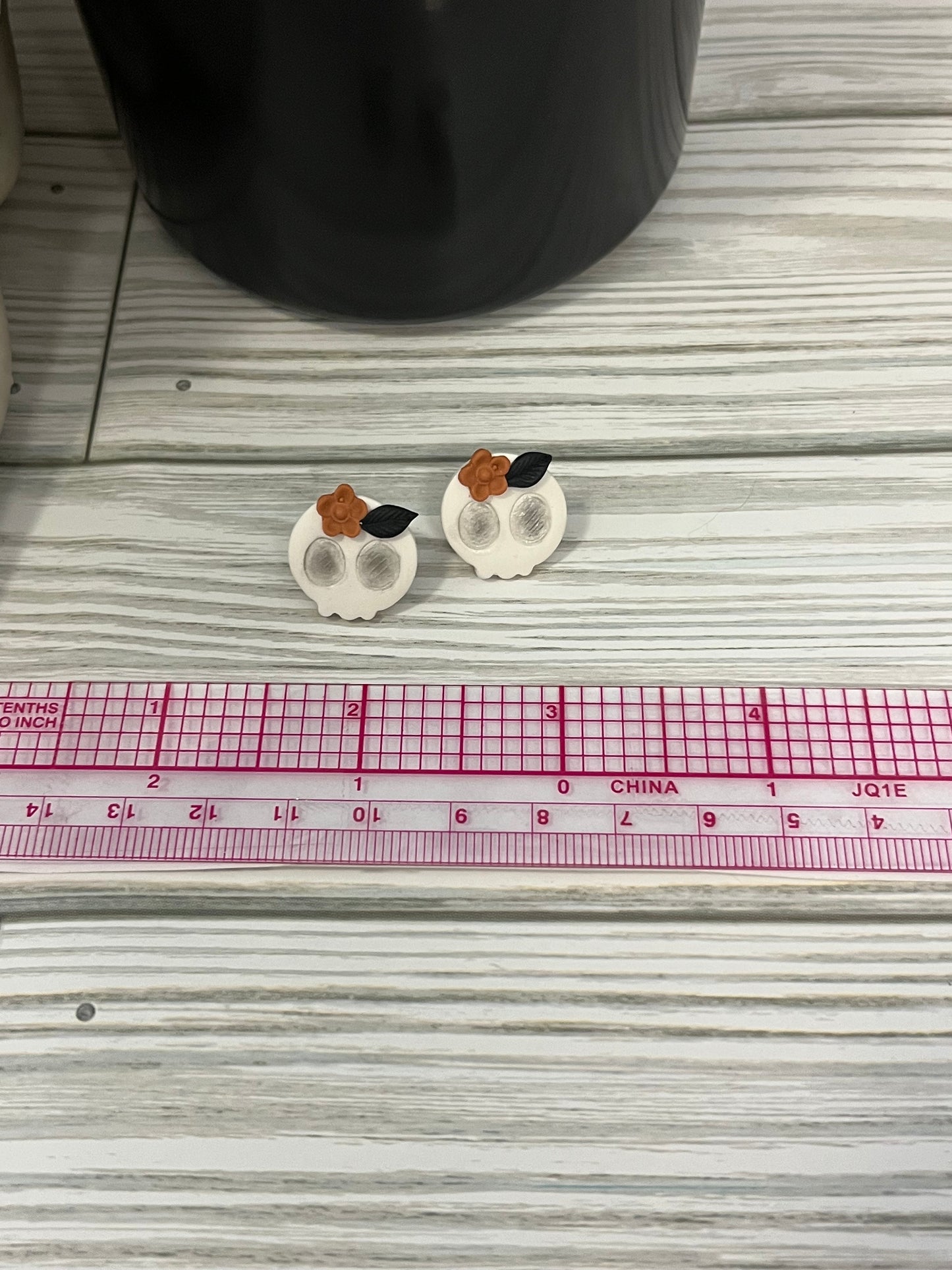 Cutesy Skull Large Stud