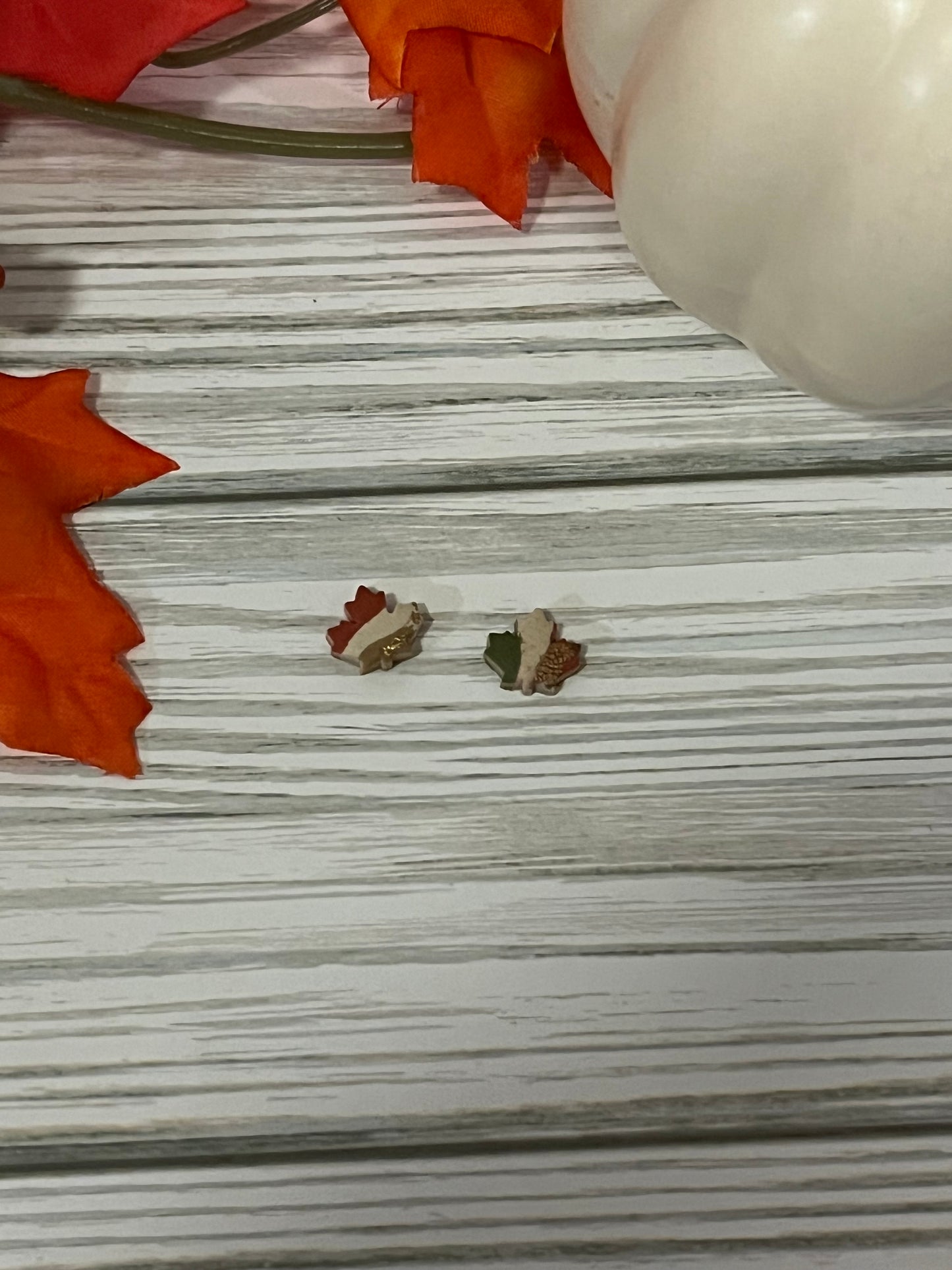 Fall Marble Leaf Stud