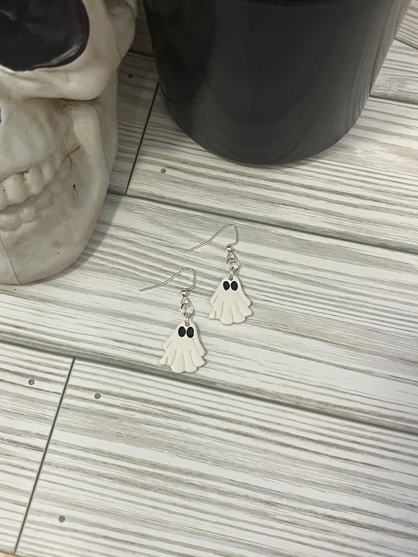 Sheet Ghost Large Dangle