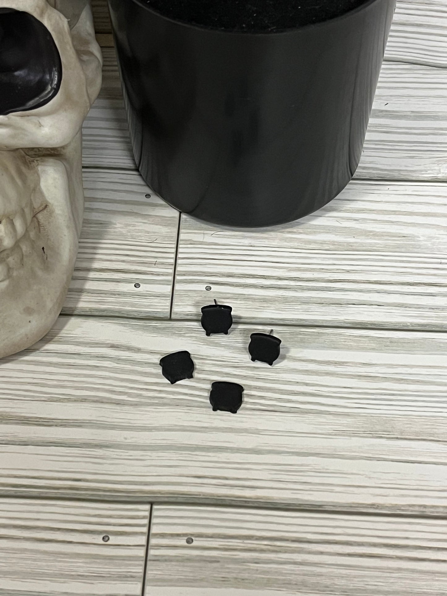 Empty Cauldron Stud