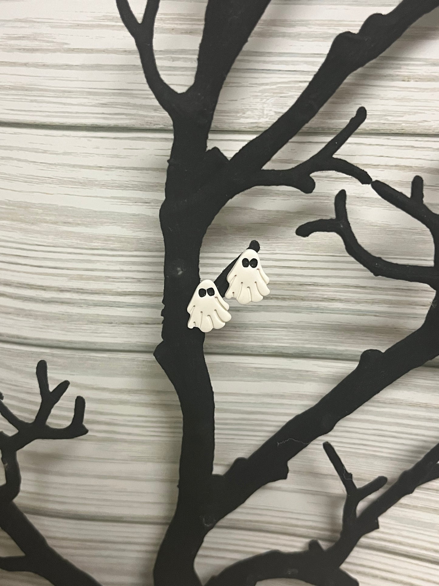 Sheet Ghost Medium Stud