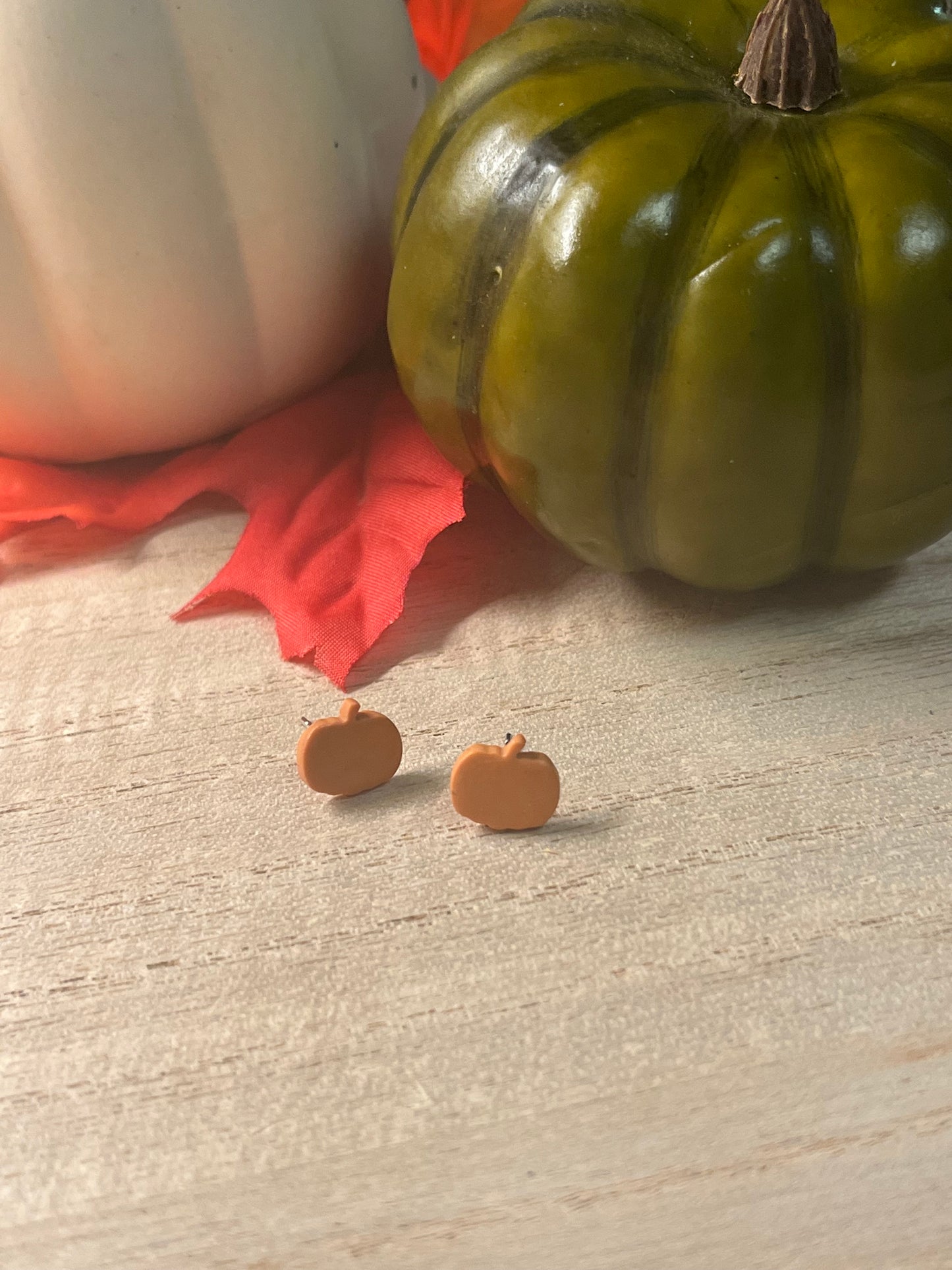 Pumpkin Stud
