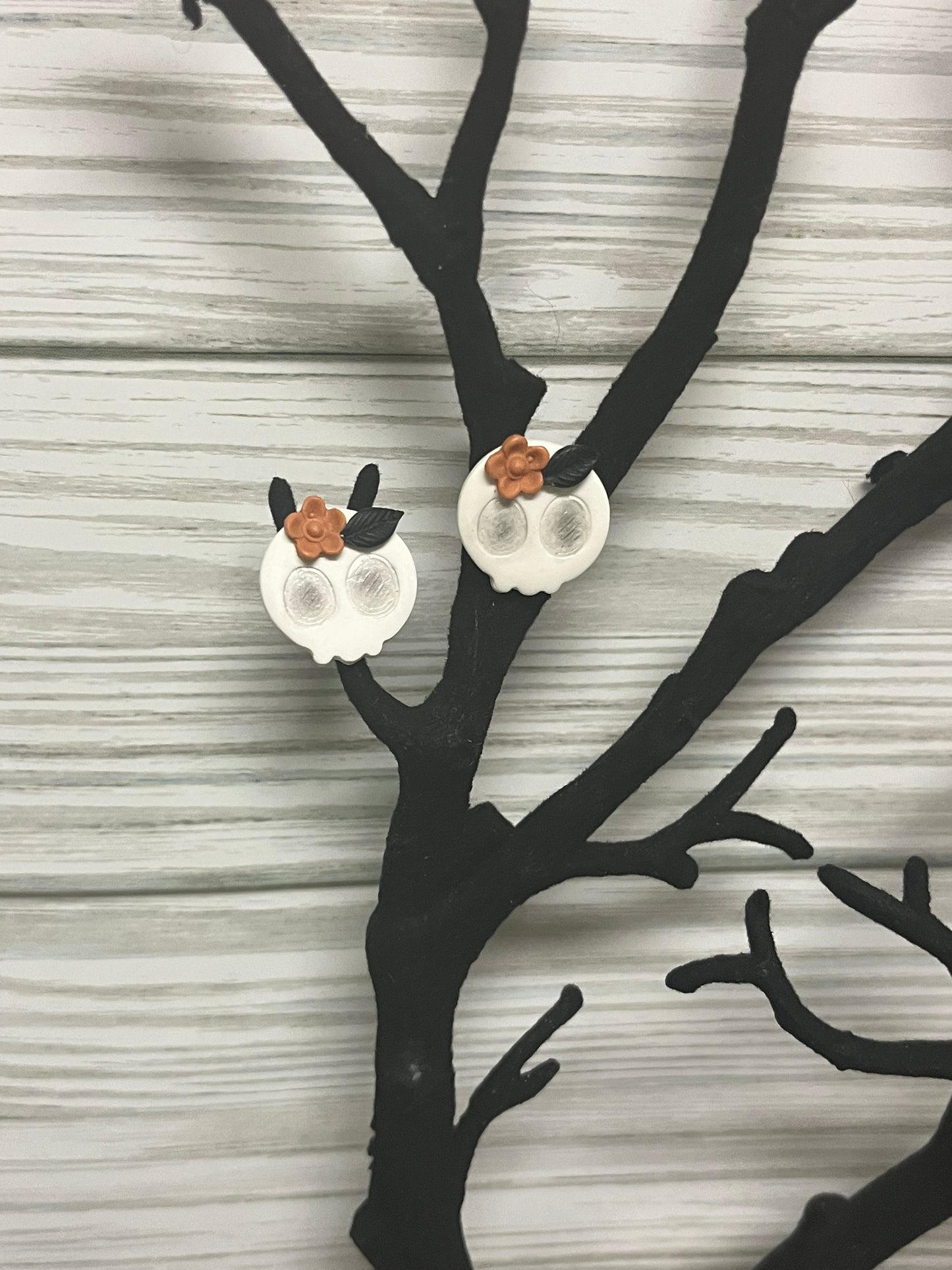 Cutesy Skull Large Stud