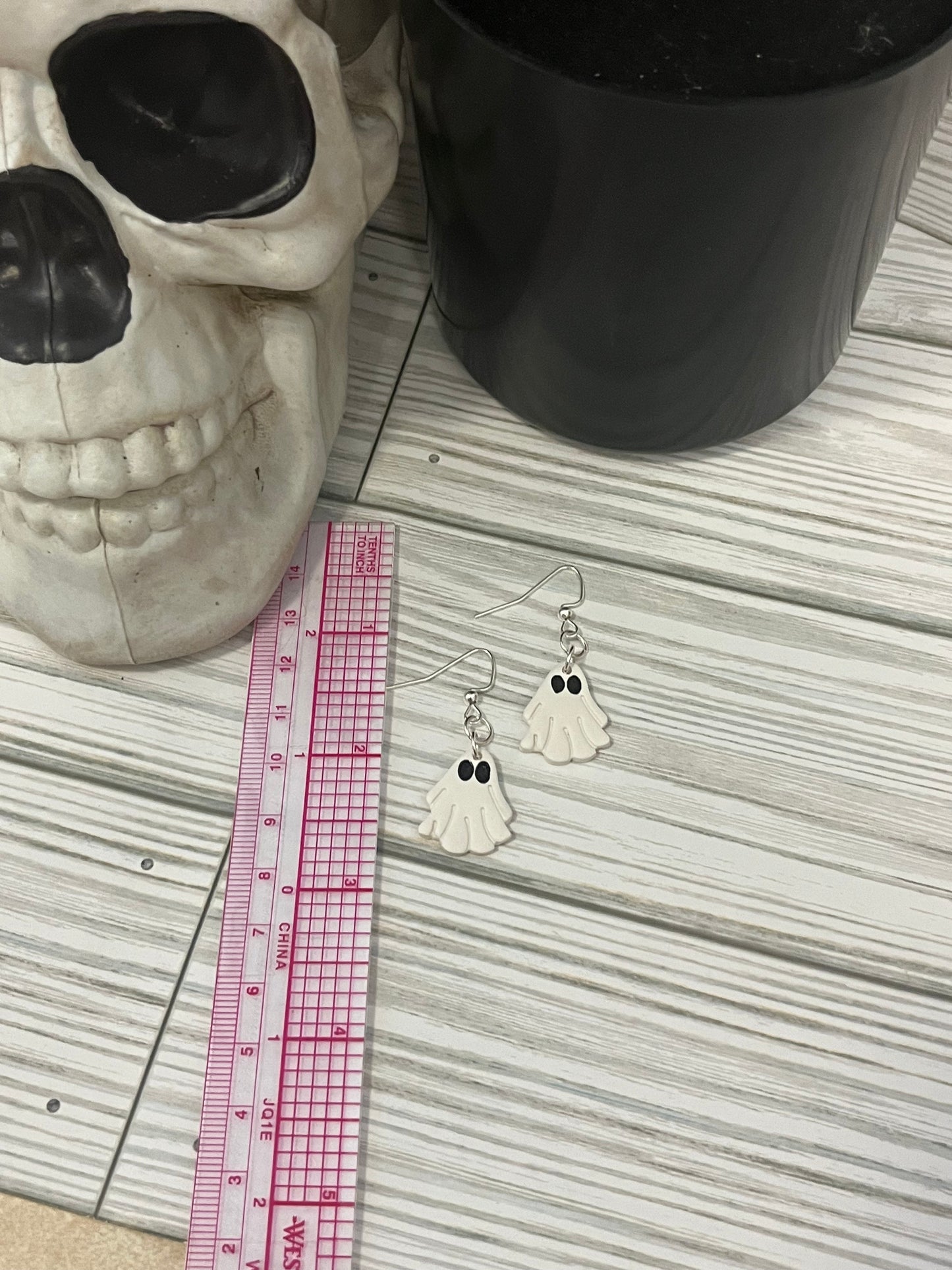 Sheet Ghost Large Dangle