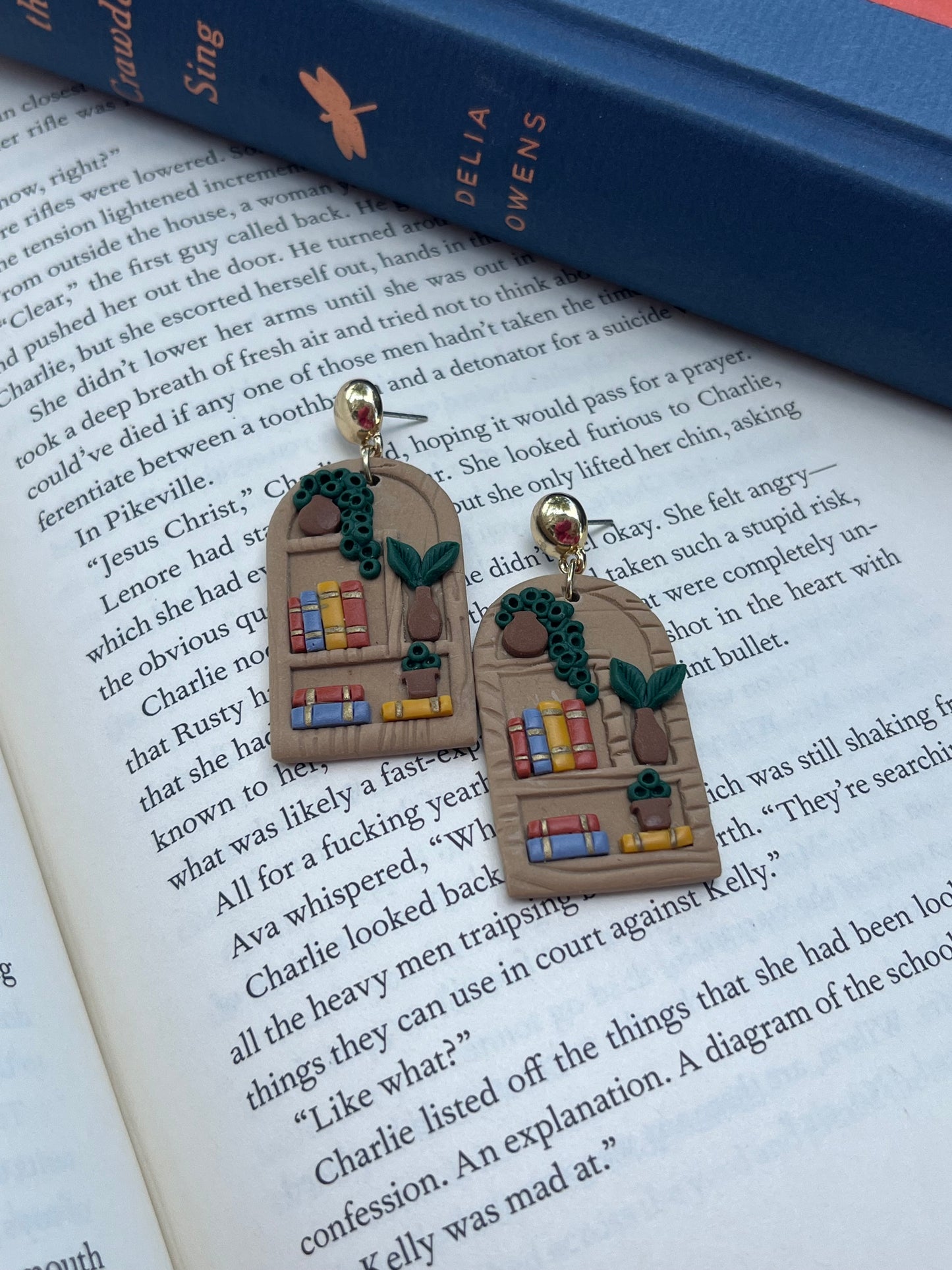 Bookshelf Dangle