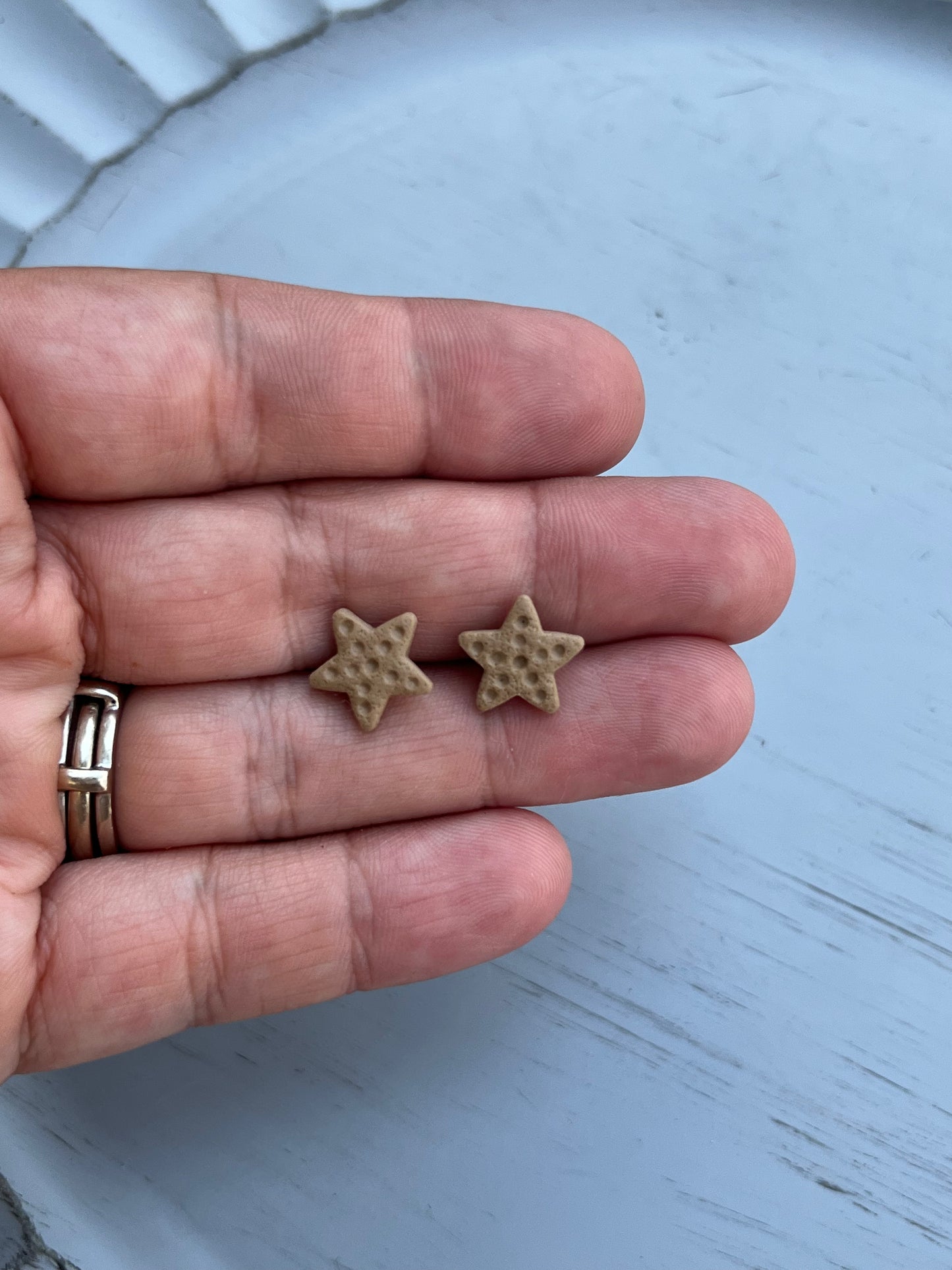 Sandy Star Tan Stud