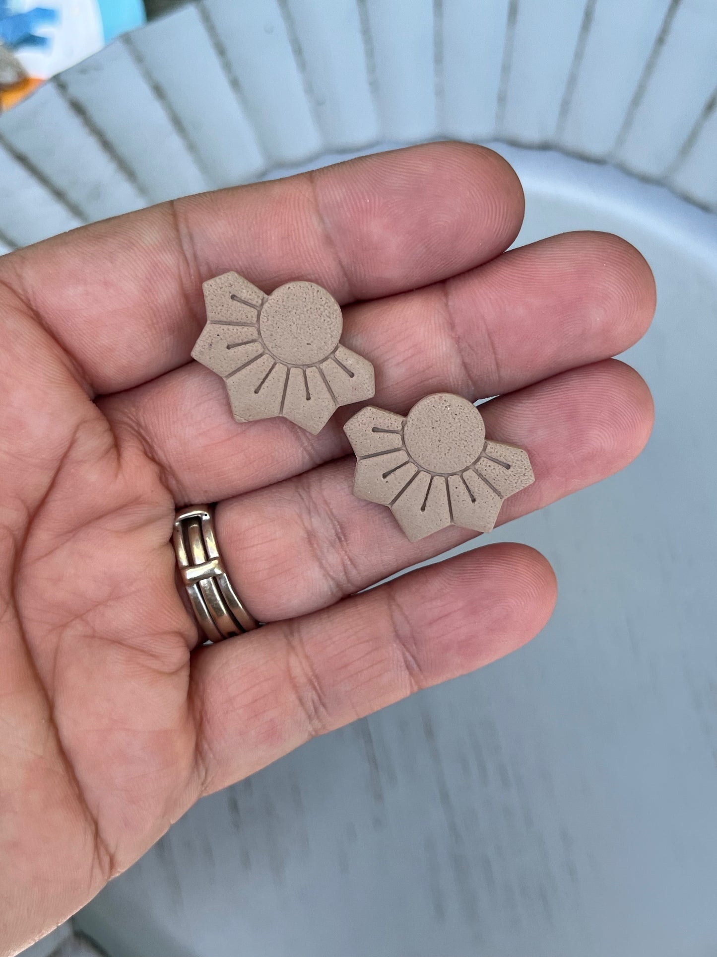 Tan Flora Large Stud